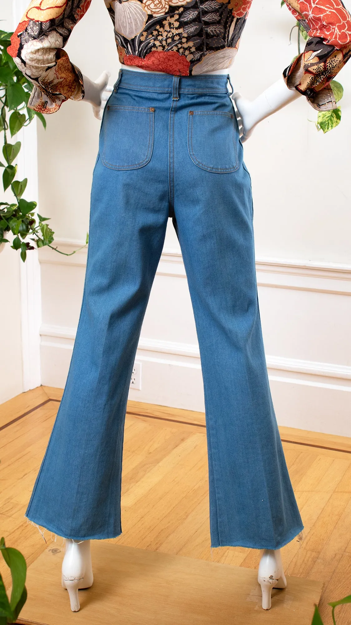 1970s GAP Denim Bell Bottom Jeans | small