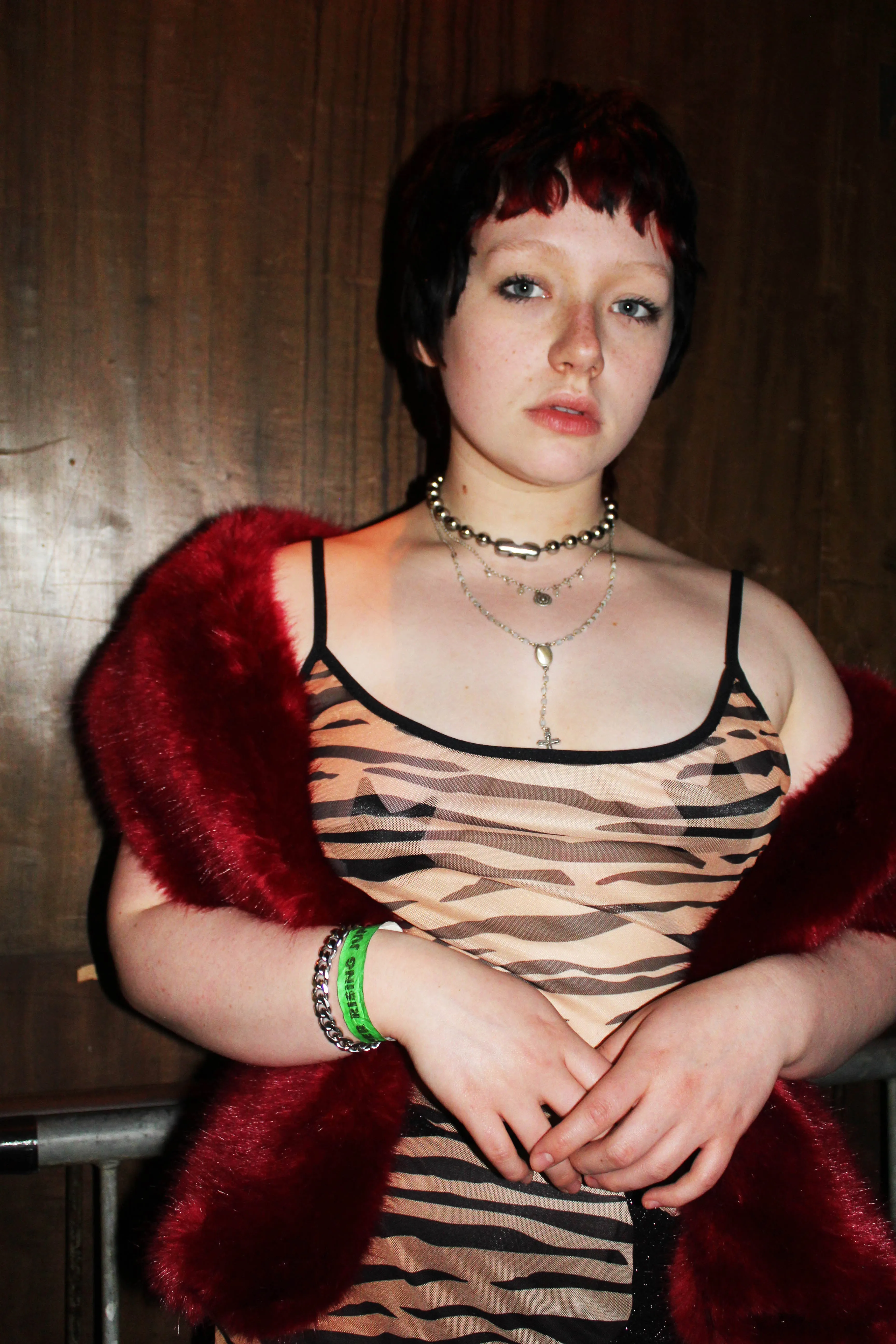 BURGUNDY FAUX FUR SCARF