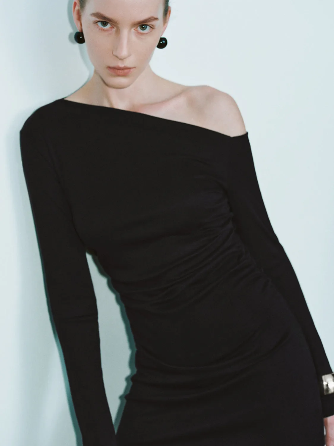 One Shoulder Skinny-Fit Dresses